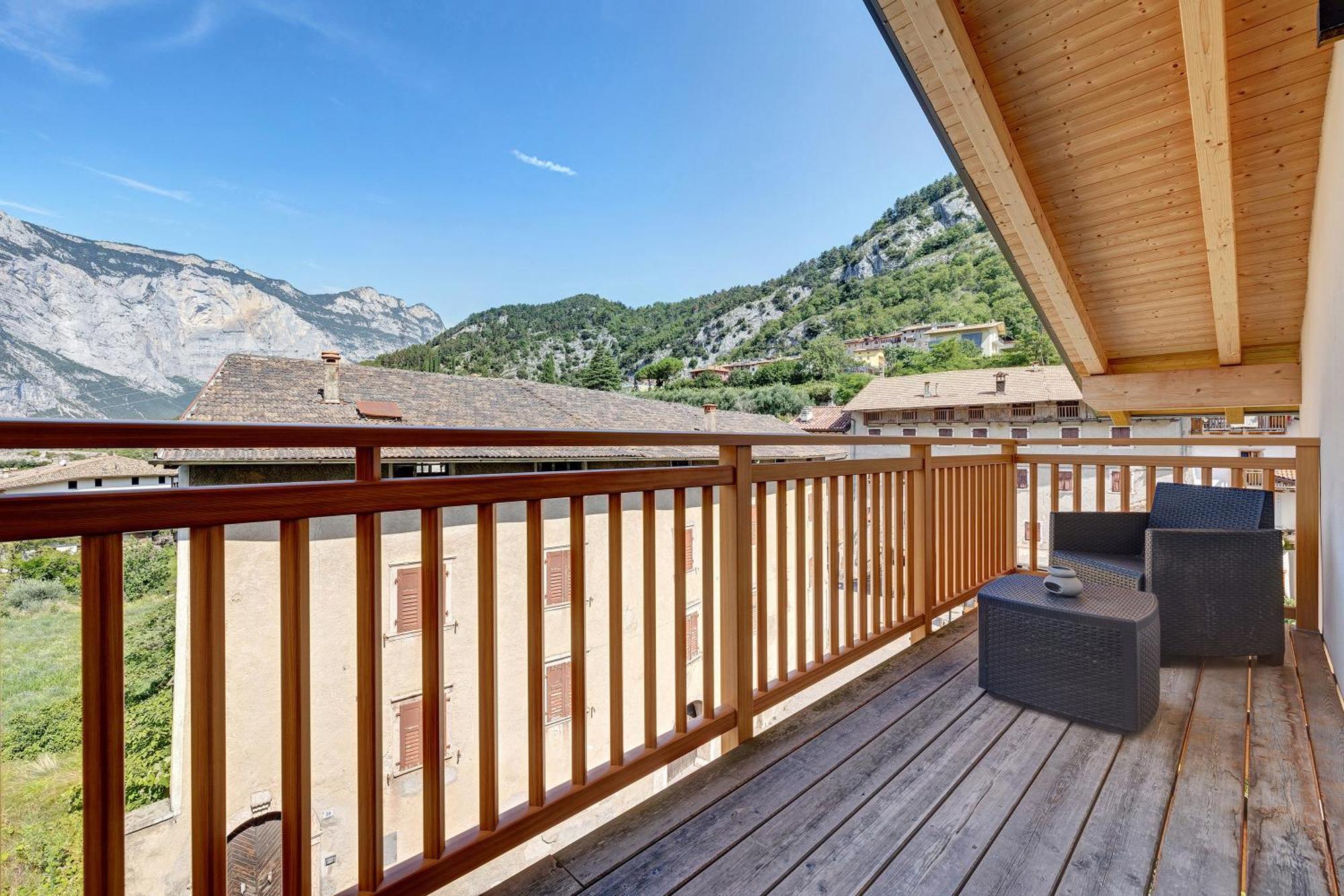 Castle View Apartment Drena Exterior photo